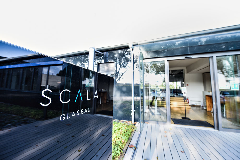 SCALA Glasbau - Glaserei für Fassaden, Schaufenster, Glastreppen